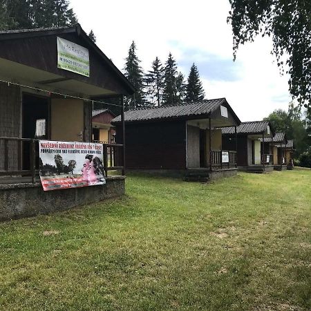 RETRO chaty u pláže Lipno Hotel Černá v Pošumaví Esterno foto
