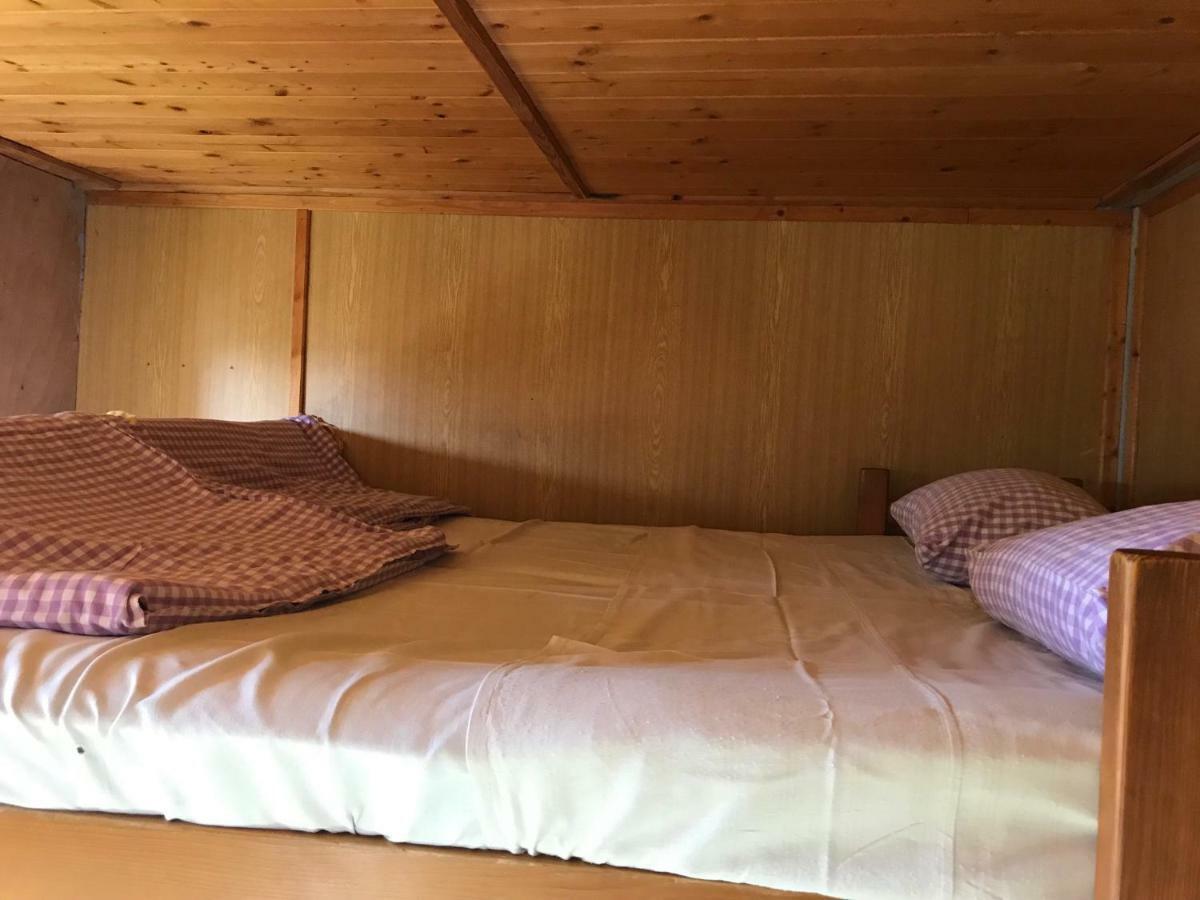 RETRO chaty u pláže Lipno Hotel Černá v Pošumaví Esterno foto